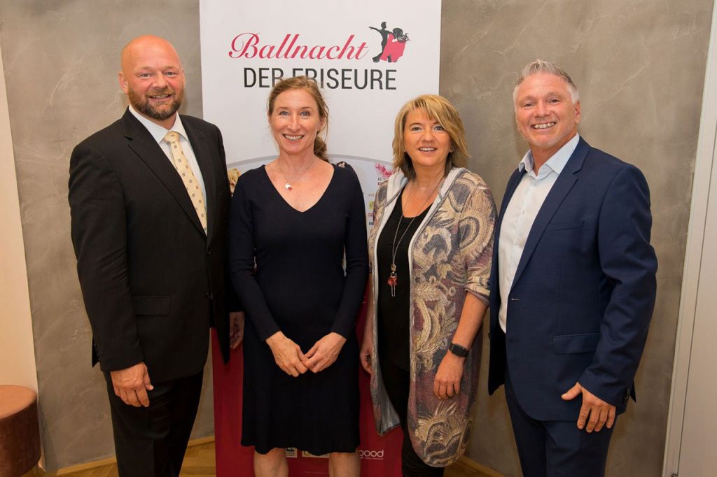 Marcus Eisinger, Raphaela Kirschnick, Gabriele und Robert Schwenk auf der Ballnacht der Friseure